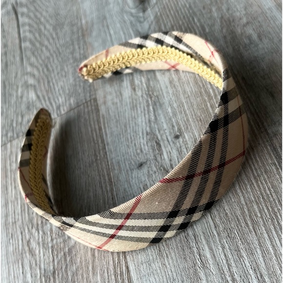 Burberry design knockoff small purse. New condition w/o tags. - Picture 8 of 10